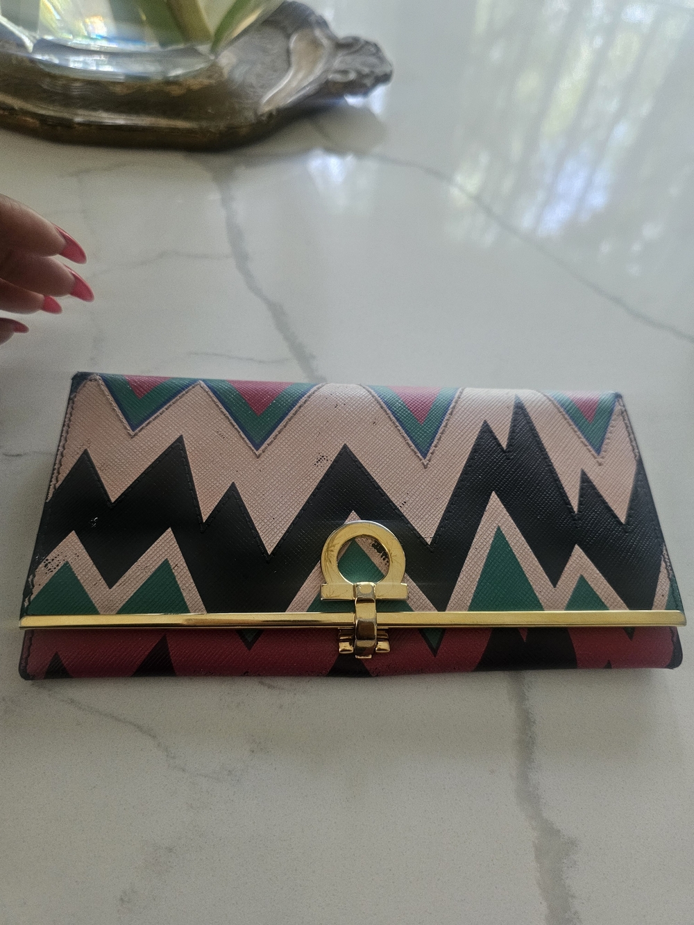 Gorgeous Ferragamo Chevron Pattern Multicolor Women's Clutch Wallet - As Is - Picture 2 of 9